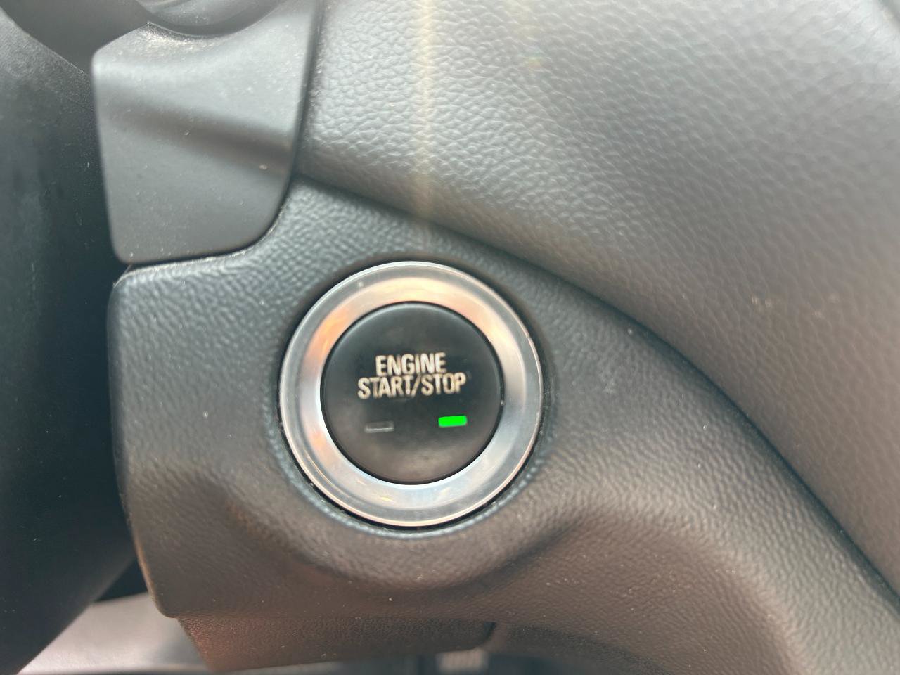 Used 2020 Chevrolet Equinox LT w/ Driver Convenience Package FWD image 16