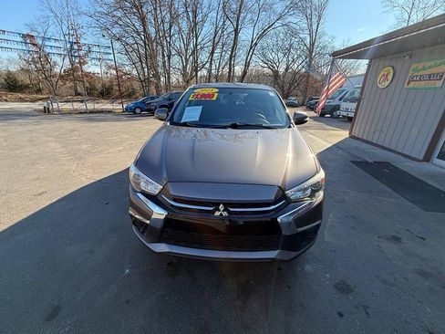 Used 2018 Mitsubishi Outlander Sport ES FWD image 3