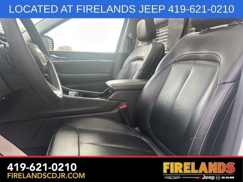 Used 2023 Jeep Grand Cherokee Limited image 18