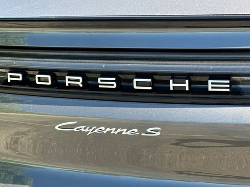 Used 2025 Porsche Cayenne S image 40