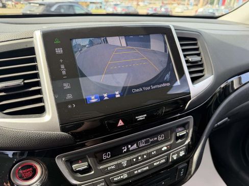 Used 2016 Honda Pilot Touring image 29