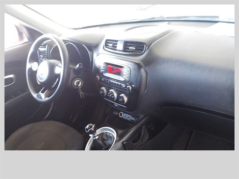 Used 2015 Kia Soul FWD image 22