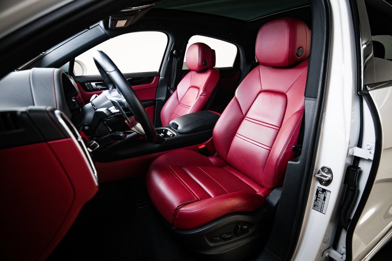 Certified 2023 Porsche Cayenne Coupe AWD/4WD image 5