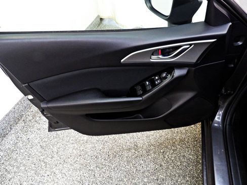 Used 2017 MAZDA MAZDA3 Sport FWD image 7