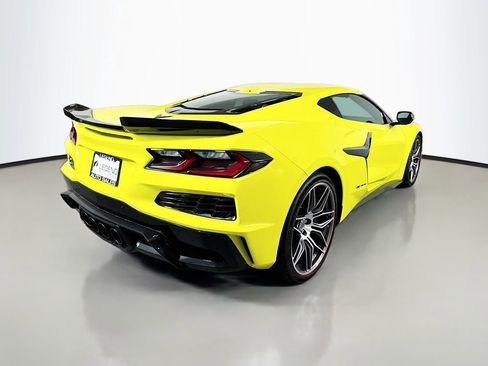 Used 2023 Chevrolet Corvette Z06 w/ Stealth Interior Trim Package RWD image 7