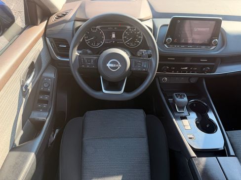 Used 2023 Nissan Rogue SV FWD image 28