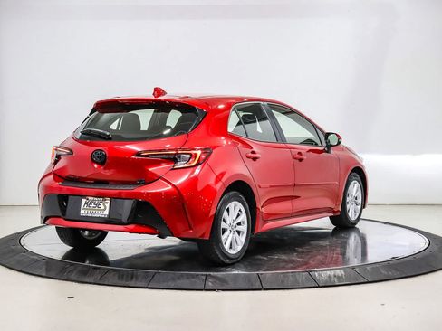 Used 2024 Toyota Corolla SE w/ SE Package FWD image 4