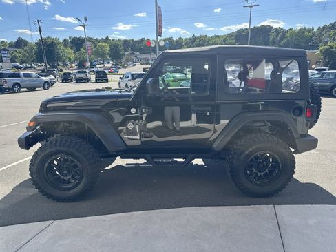 Used 2021 Jeep Wrangler Sport AWD/4WD image 5