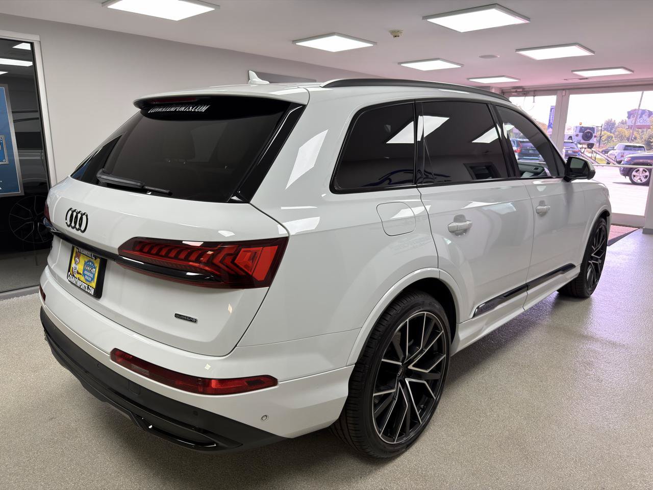 Used 2023 Audi Q7 3.0T Prestige w/ Prestige Package AWD/4WD image 3