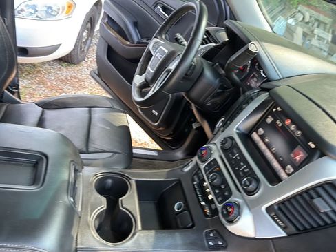 Used 2015 GMC Yukon SLT w/ Open Road Package AWD/4WD image 45