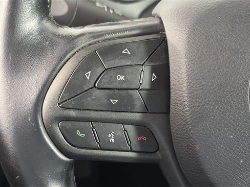 Used 2020 Jeep Cherokee Trailhawk AWD/4WD image 28