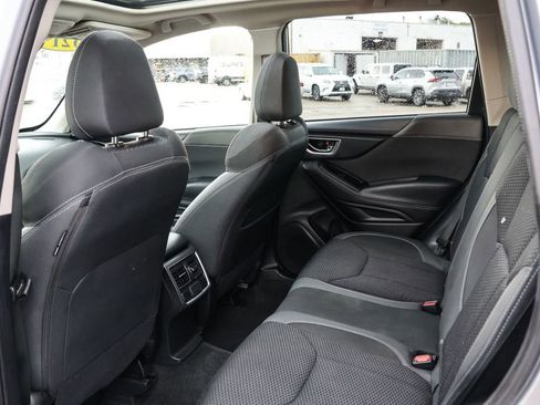 Used 2021 Subaru Forester Premium image 40