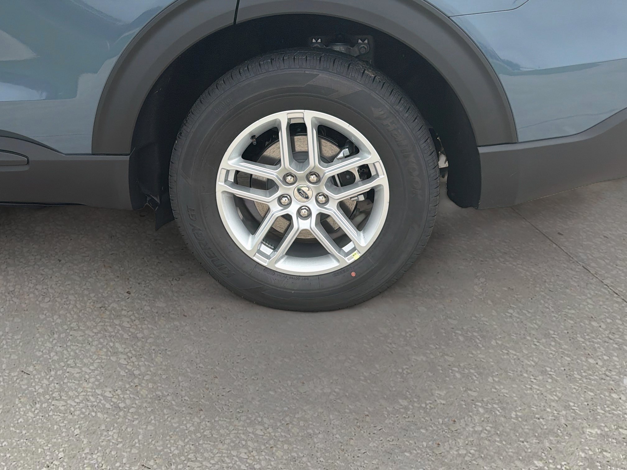 New 2027 Ford Explorer Active RWD image 18