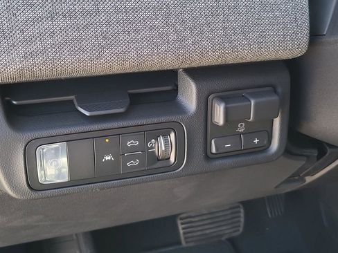 New 2026 GMC Sierra EV Elevation image 7