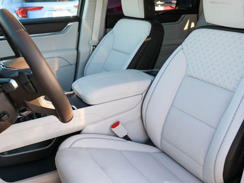 New 2026 GMC Acadia Denali w/ Super Cruise Package image 11