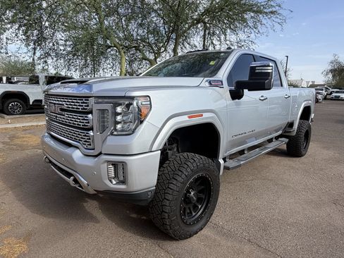 Used 2020 GMC Sierra 2500 Denali w/ Denali Ultimate Package AWD/4WD image 2