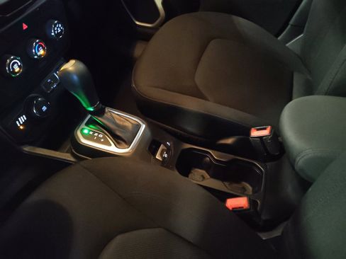 Used 2020 Jeep Renegade Sport AWD/4WD image 26