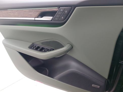 New 2026 Porsche Macan 4S Electric image 29