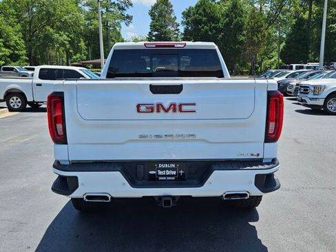 Used 2024 GMC Sierra 1500 AT4 w/ AT4 Preferred Package image 10