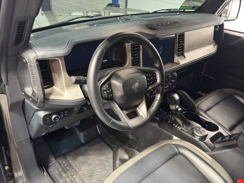 Used 2025 Ford Bronco Outer Banks w/ Sasquatch Package image 16