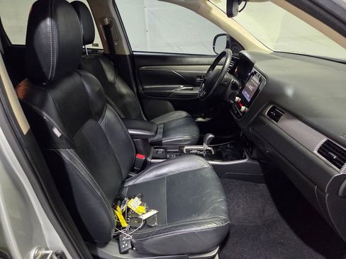 Used 2020 Mitsubishi Outlander SEL image 9