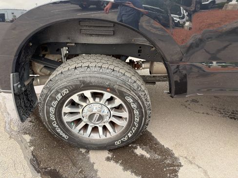 Used 2022 Ford F250 Lariat w/ Lariat Value Package AWD/4WD image 12