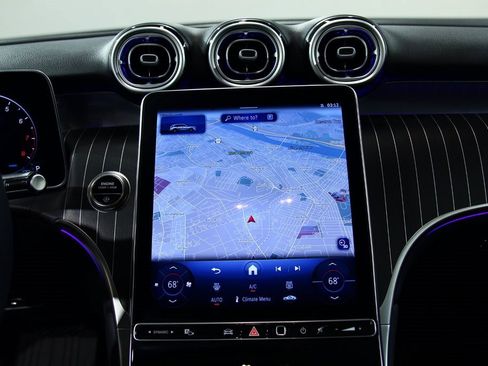 Used 2025 Mercedes-Benz GLC 300 4MATIC image 21