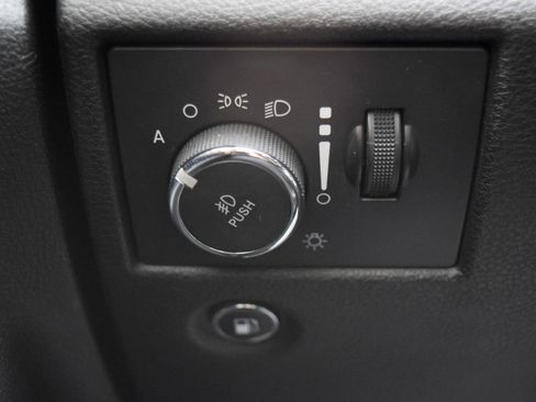 Used 2018 Jeep Grand Cherokee Overland image 22