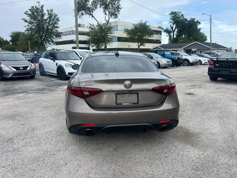 Used 2019 Alfa Romeo Giulia RWD image 7