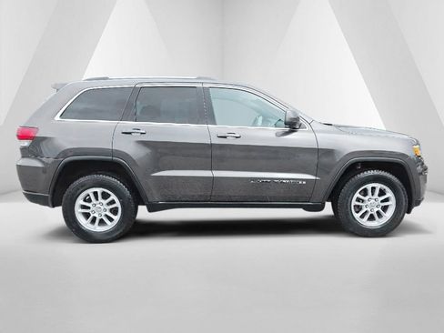 Used 2020 Jeep Grand Cherokee Laredo w/ Security & Convenience Group AWD/4WD image 4