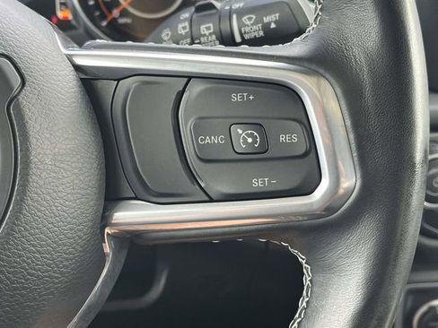 Used 2022 Jeep Wrangler Unlimited Sahara w/ Cold Weather Group AWD/4WD image 27