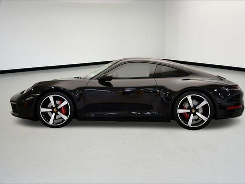 Used 2021 Porsche 911 Carrera image 2