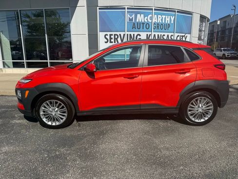 Used 2020 Hyundai Kona SEL FWD image 2