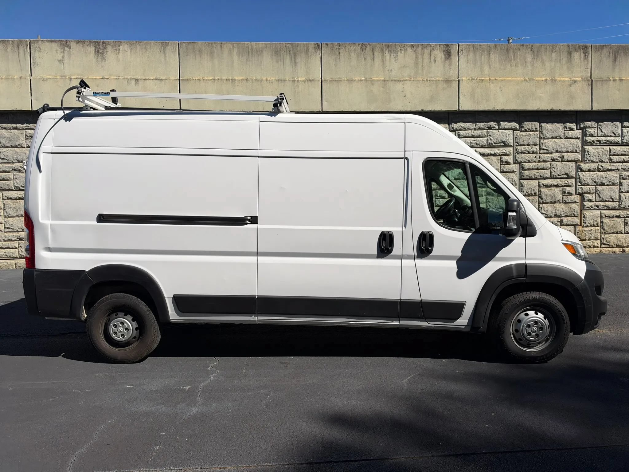 Used 2023 RAM ProMaster 2500 FWD image 5