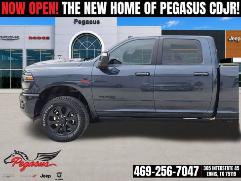New 2026 RAM 2500 Laramie AWD/4WD image 3