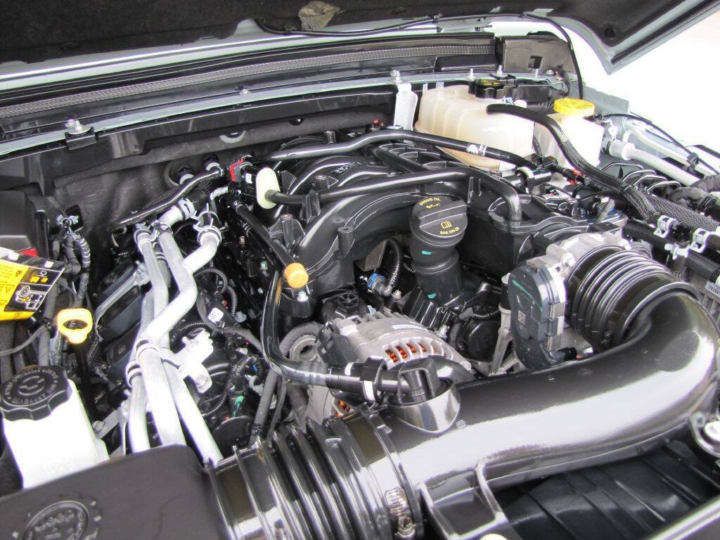 Used 2023 Jeep Gladiator Sport AWD/4WD image 35