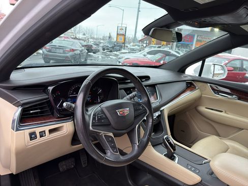 Used 2017 Cadillac XT5 Luxury w/ Driver Awareness Package image 10