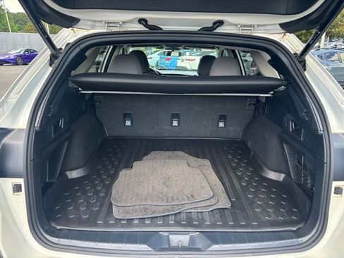 Used 2024 Subaru Outback Premium AWD/4WD image 13