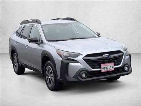 Certified 2025 Subaru Outback Premium image 3