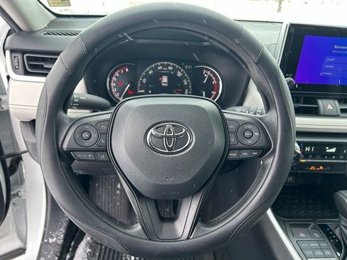 Used 2024 Toyota RAV4 XLE image 27