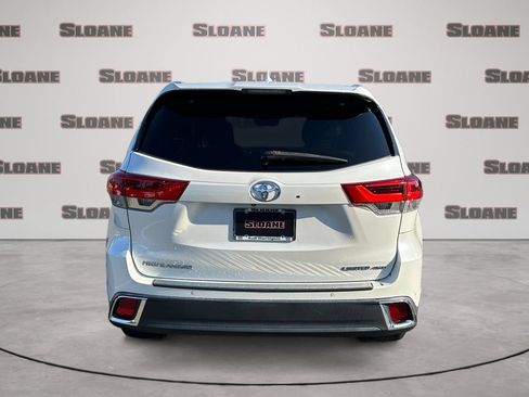 Used 2019 Toyota Highlander Limited Platinum AWD/4WD image 4