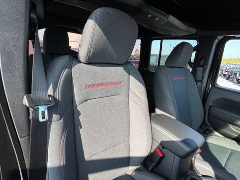 Used 2024 Jeep Wrangler Unlimited Rubicon AWD/4WD image 21