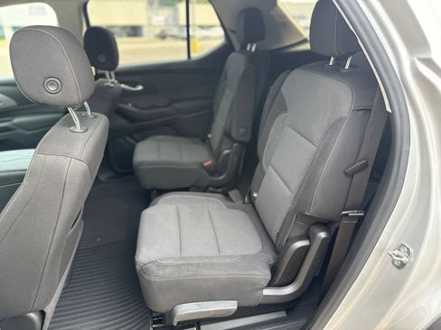 Used 2020 Chevrolet Traverse LT FWD image 12