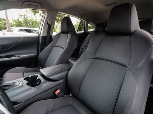 Used 2023 Toyota Venza LE AWD/4WD image 50