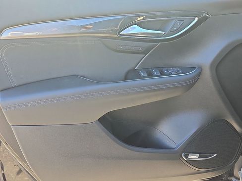 Used 2025 Buick Envision Preferred image 12