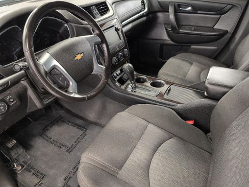 Used 2016 Chevrolet Traverse LT w/ Style and Technology Package FWD image 9