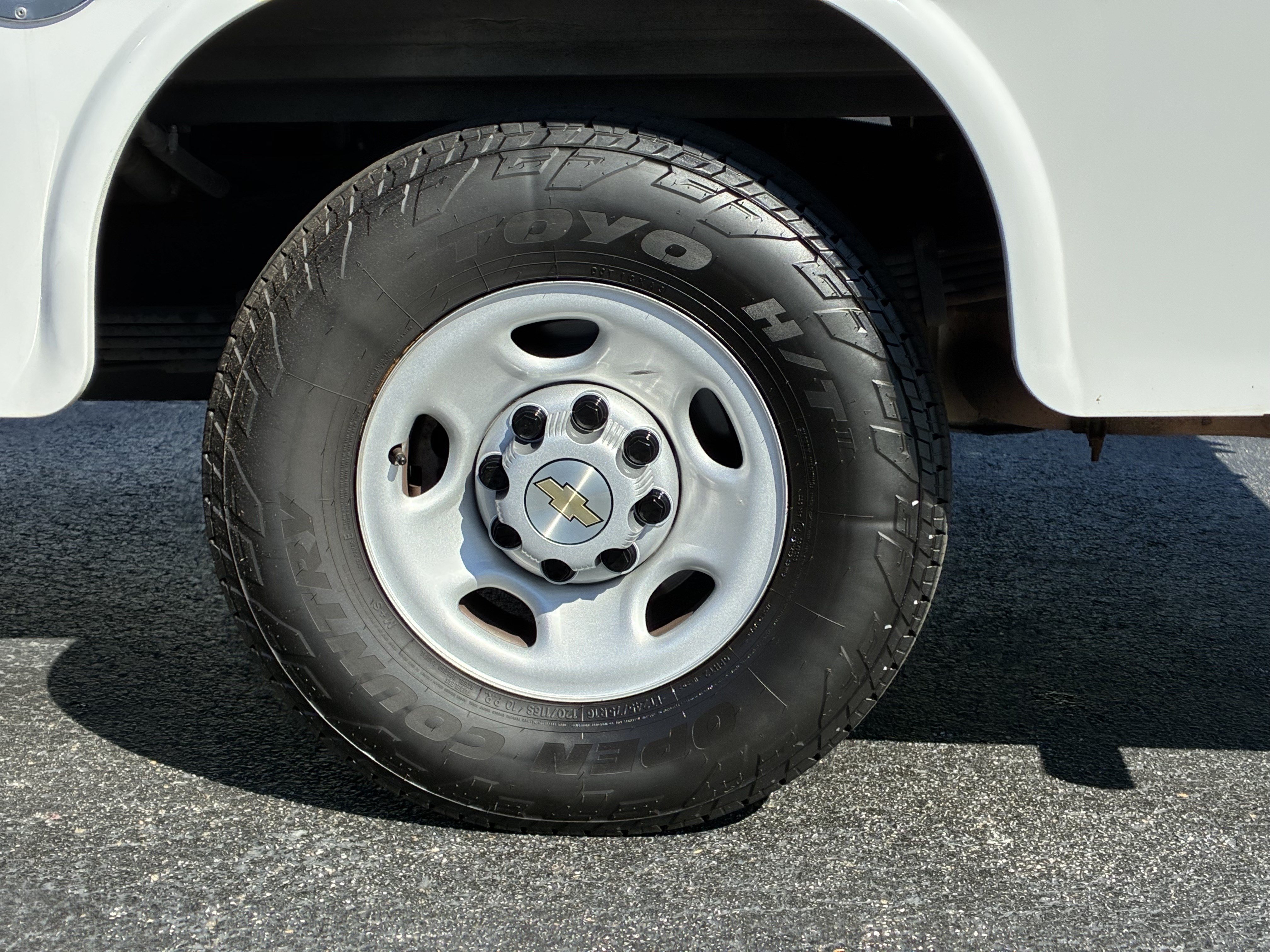 Used 2023 Chevrolet Express 3500 w/ Power Convenience Package RWD image 11