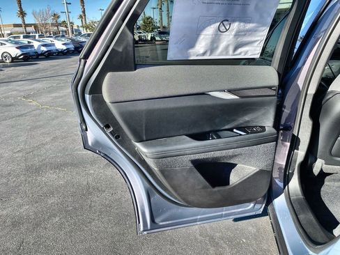 New 2026 Cadillac Optiq Luxury 1 image 32