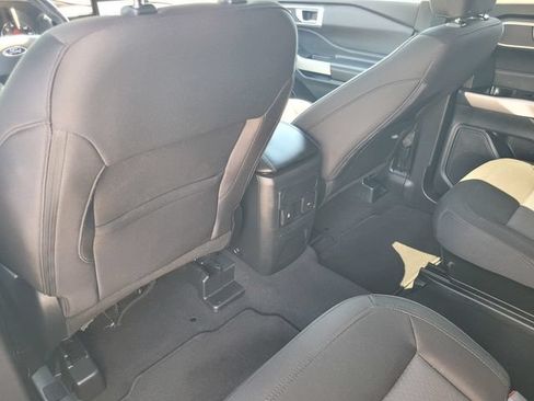 Certified 2023 Ford Explorer XLT RWD image 12
