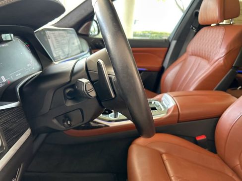 Used 2022 BMW X7 M50i image 51